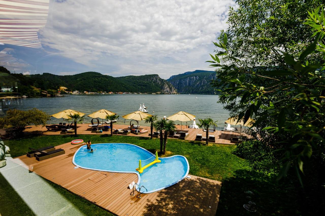 Pensiunea Decebal Resort - Cazanele Dunarii Дубова Екстериор снимка